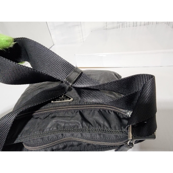Prada Vintage Nylon Tessuto Triangle Logo Plate Shoulder/Crossbody Bag Black - Picture 12 of 15